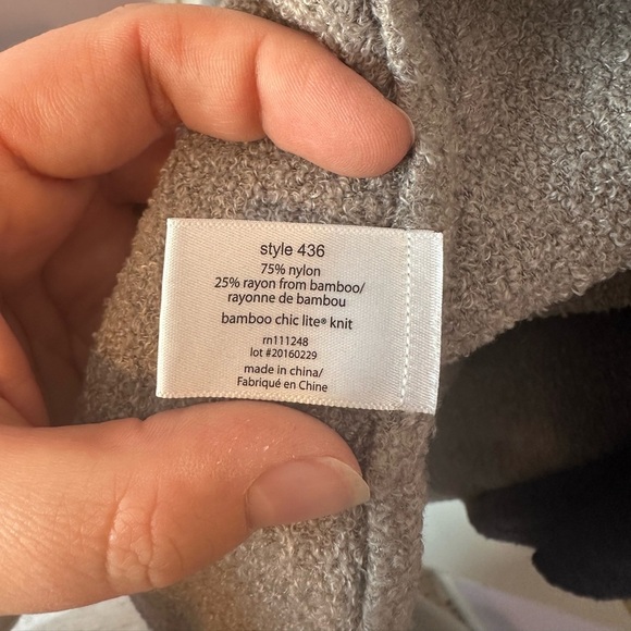 Barefoot Dreams CozyChic Ultra Lite® Hi/Lo Cardigan Size
L/XL Soft Cozy Comfy - Picture 4 of 7